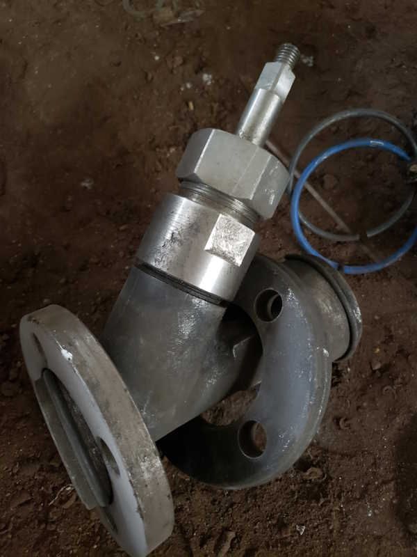 Клапан запорный титановый Dn32 Pn16